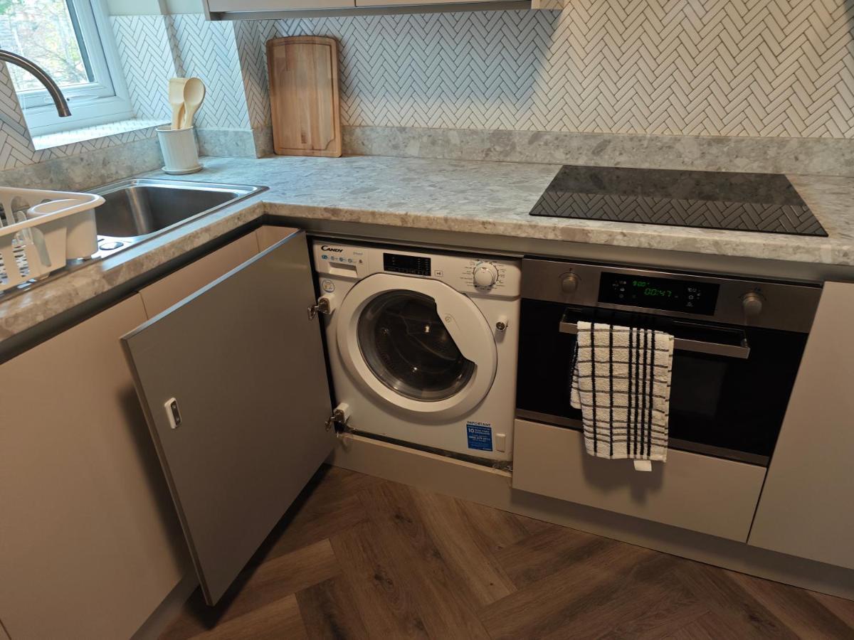2 Bedroom Flat In Wood Green Piccadilly Line Londra Exterior foto