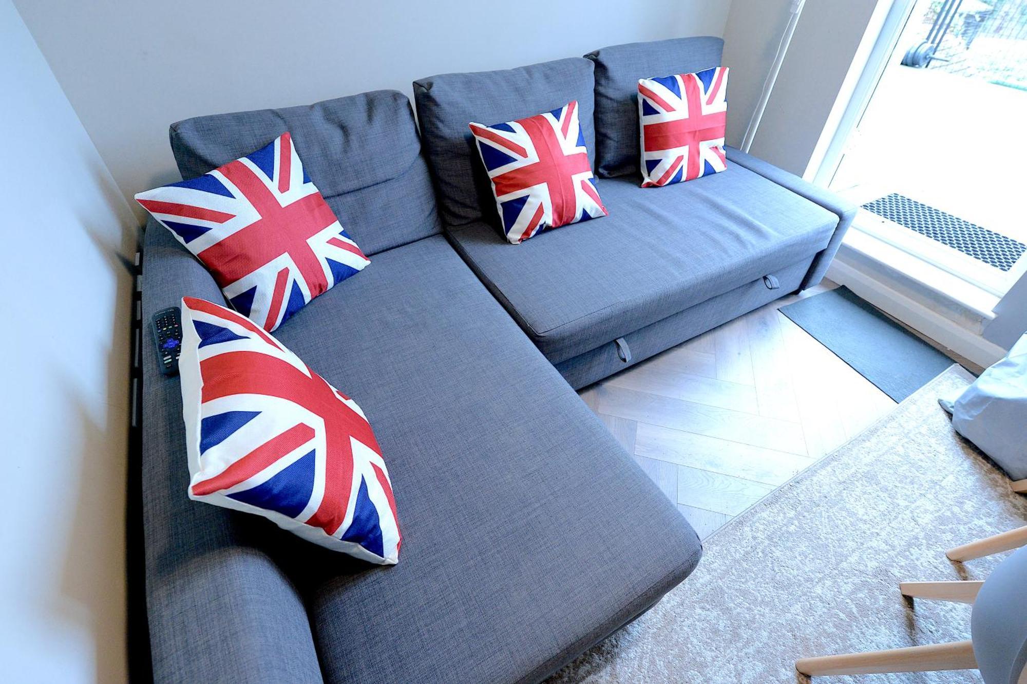 2 Bedroom Flat In Wood Green Piccadilly Line Londra Exterior foto