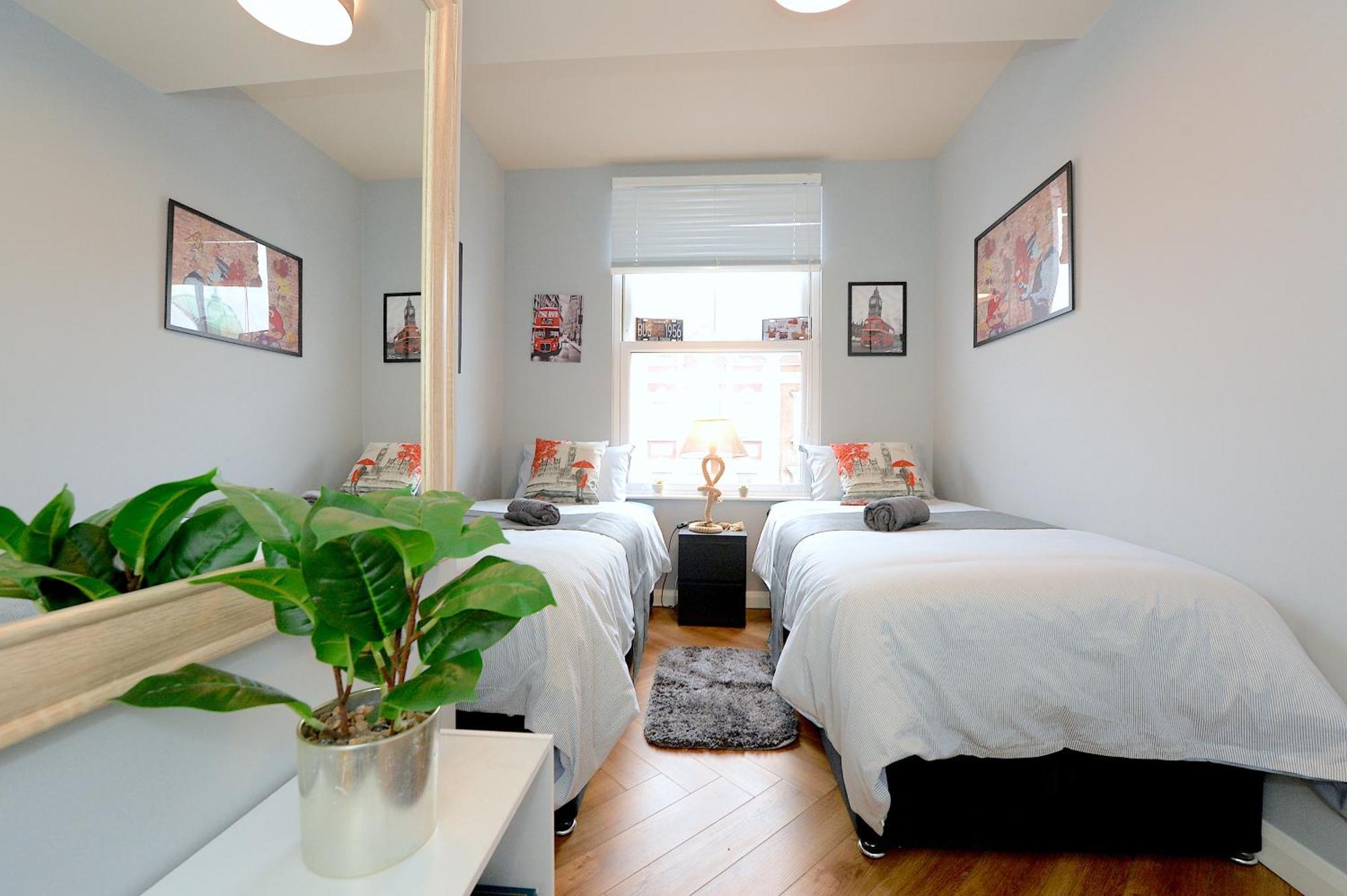 2 Bedroom Flat In Wood Green Piccadilly Line Londra Exterior foto