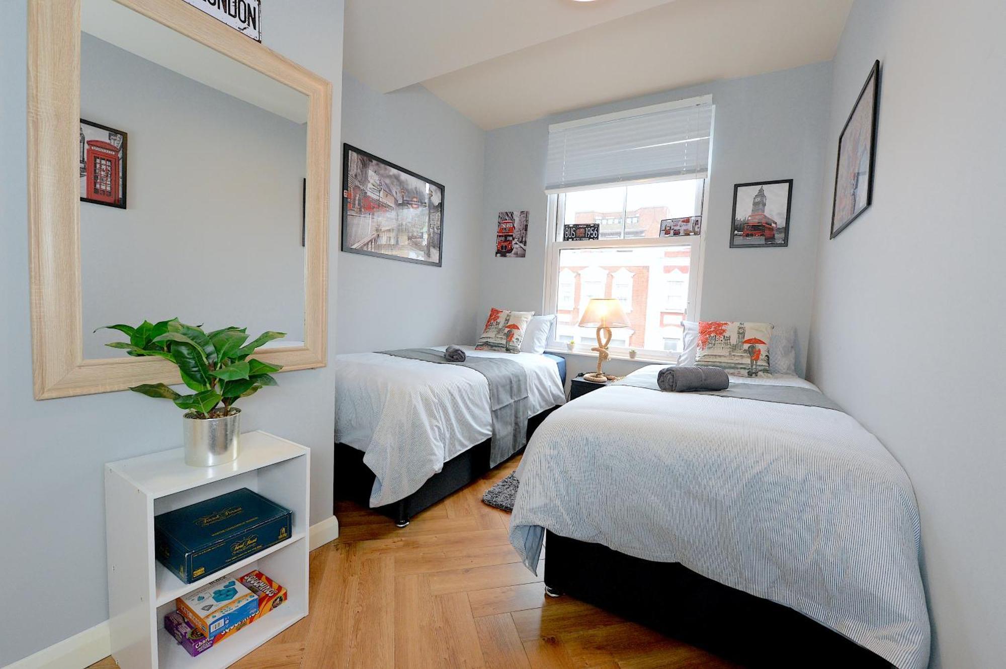 2 Bedroom Flat In Wood Green Piccadilly Line Londra Exterior foto