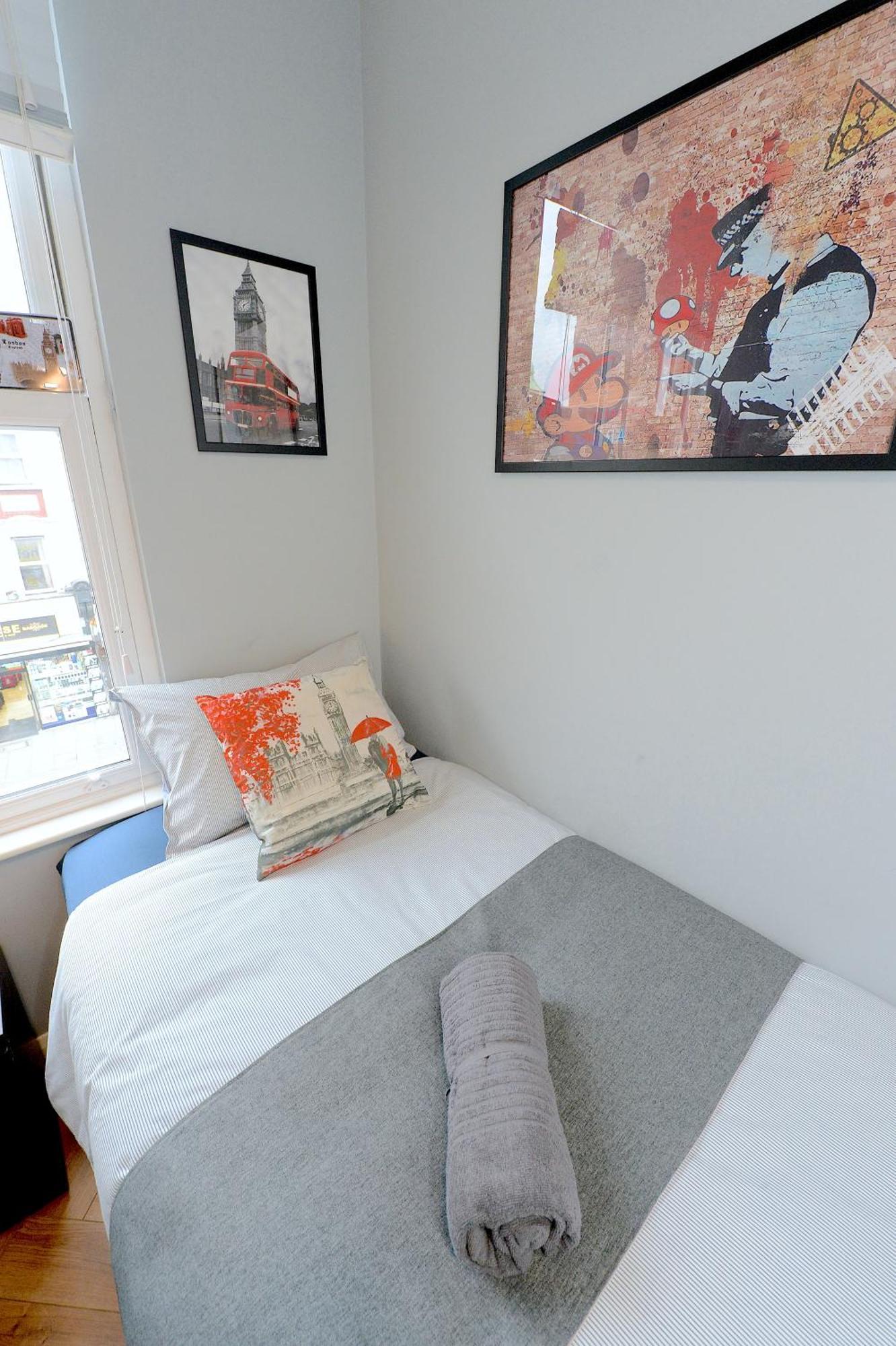 2 Bedroom Flat In Wood Green Piccadilly Line Londra Exterior foto